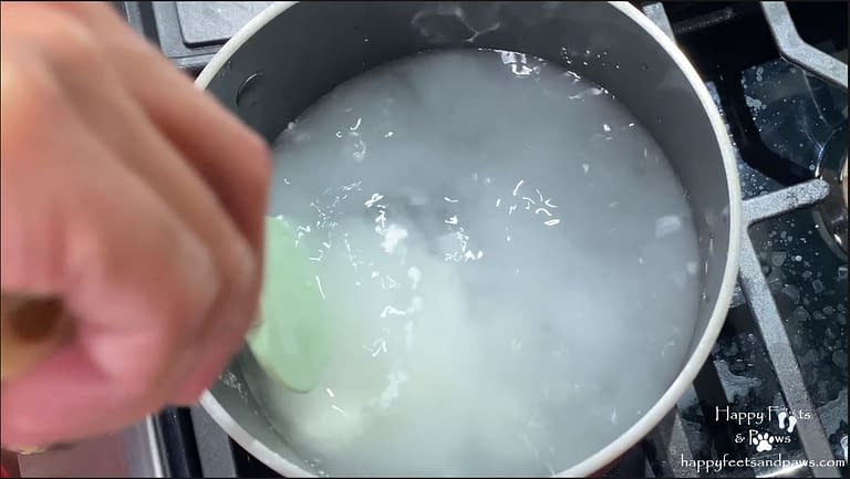 dissolving corn flour for avocado ice candy